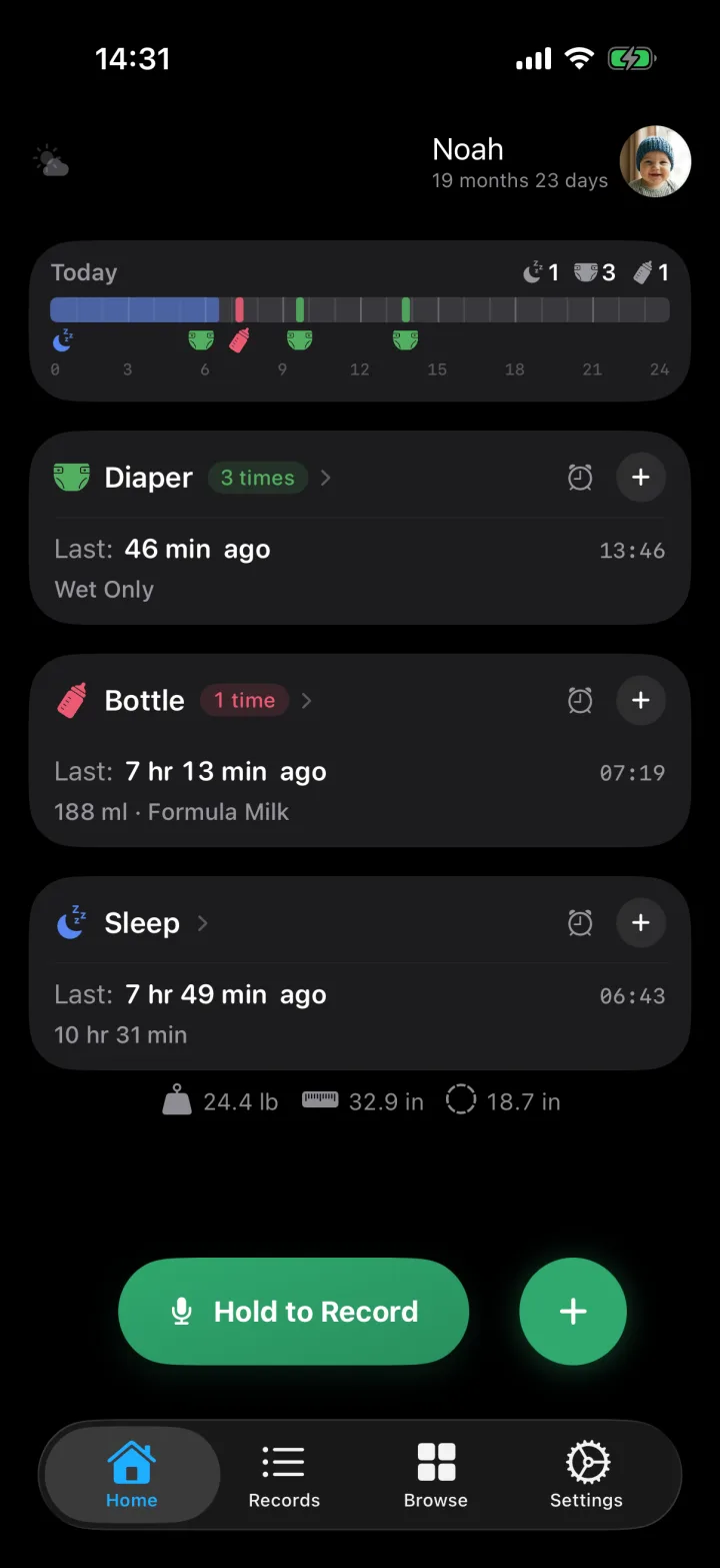 Baby Memos home screen at night: today's timeline, recent bottle, head circumference and weight, and a Hold to Record button